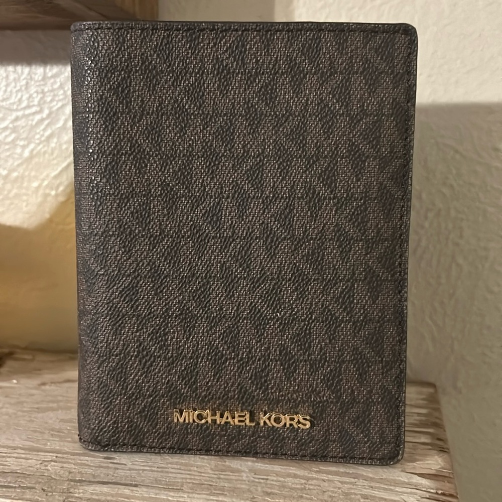 Brand new still with paperwork, Michael Kors, wallet